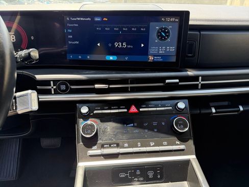 Used 2025 Hyundai Santa Fe SEL image 17