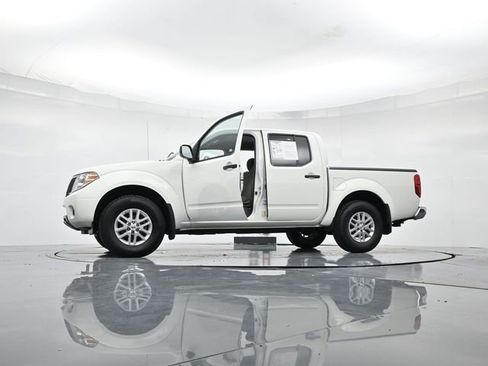 Used 2019 Nissan Frontier SV image 50