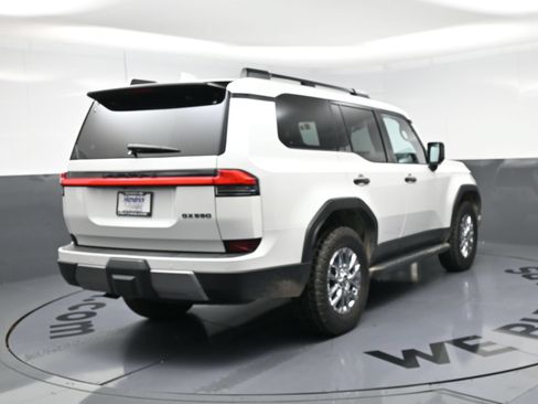 Used 2024 Lexus GX 550 AWD/4WD image 9