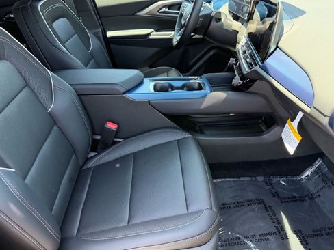 Used 2026 Chevrolet Equinox EV LT w/ Convenience Package II AWD/4WD image 11
