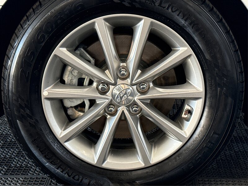 Used 2018 Hyundai Sonata SE FWD image 14
