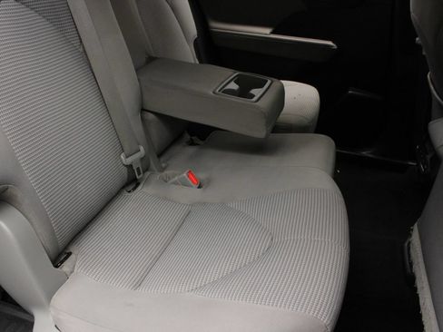 Used 2021 Toyota Highlander LE AWD/4WD image 24