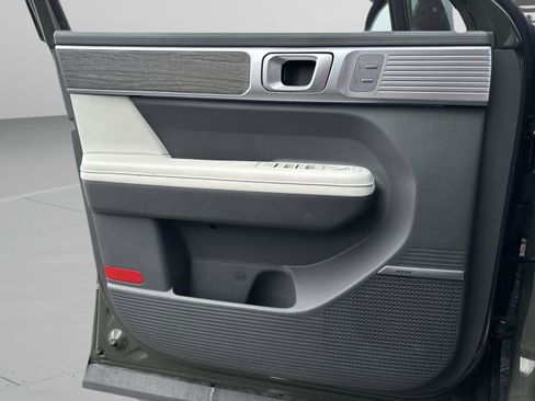 Used 2024 Hyundai Santa Fe Limited image 16