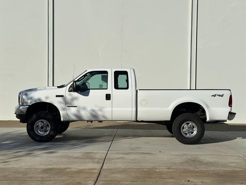 Used 2003 Ford F250 4x4 SuperCab Super Duty image 2