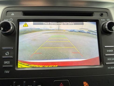 Used 2014 GMC Acadia SLT image 25