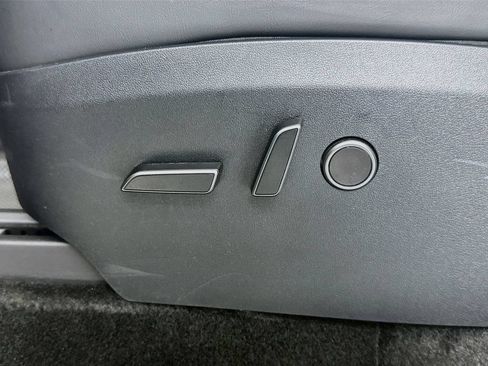 Used 2023 Tesla Model Y Long Range AWD/4WD image 18