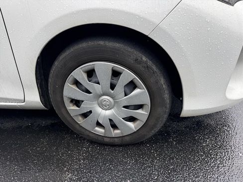 Used 2015 Toyota Yaris L FWD image 2