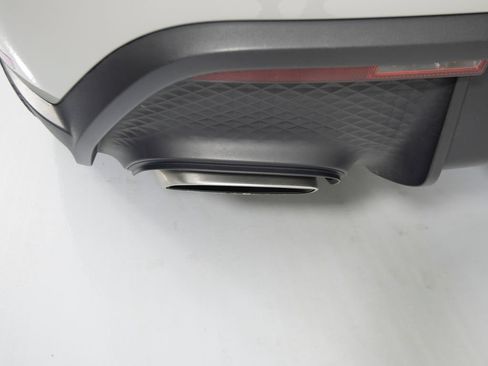 Certified 2025 Porsche Macan AWD/4WD image 43