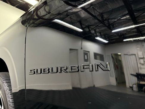 Used 2023 Chevrolet Suburban RST image 9