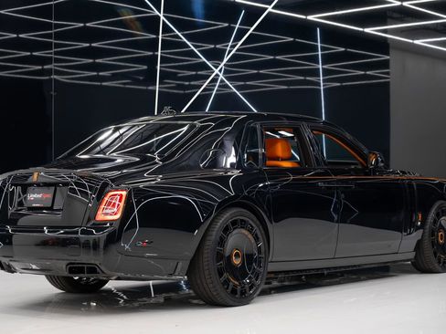 Used 2025 Rolls-Royce Phantom Sedan image 18