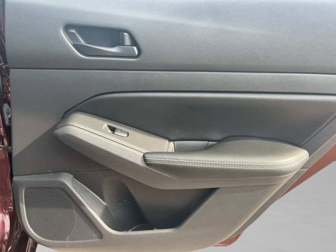 Used 2024 Nissan Altima 2.5 SV image 21