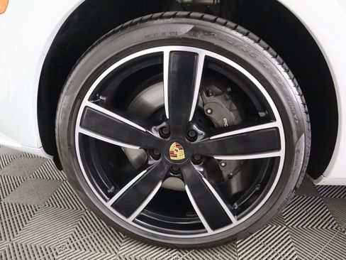 Used 2023 Porsche Cayenne Platinum Edition image 31