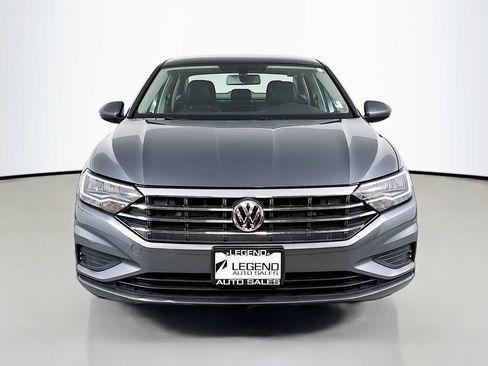 Used 2021 Volkswagen Jetta SE FWD image 2