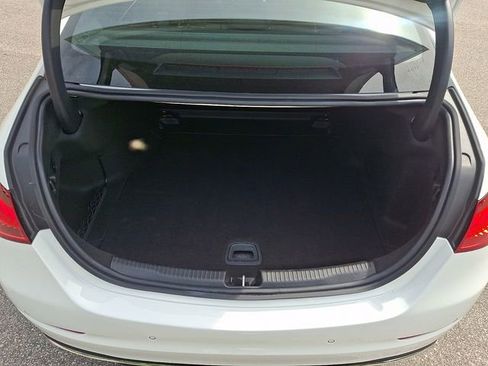 Used 2025 Mercedes-Benz C 300 4MATIC Sedan image 32