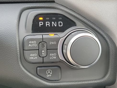 New 2026 RAM 1500 4x4 Crew Cab image 23