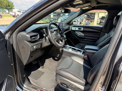 Used 2020 Ford Explorer ST w/ ST Street Pack AWD/4WD image 13