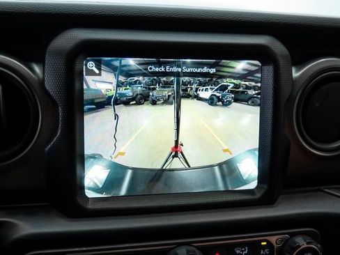 Used 2023 Jeep Gladiator Sport AWD/4WD image 52