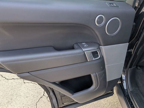 Used 2016 Land Rover Range Rover Sport SE image 10