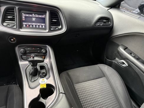 Used 2018 Dodge Challenger SXT RWD image 17