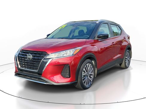 Certified 2021 Nissan Kicks SV FWD image 3