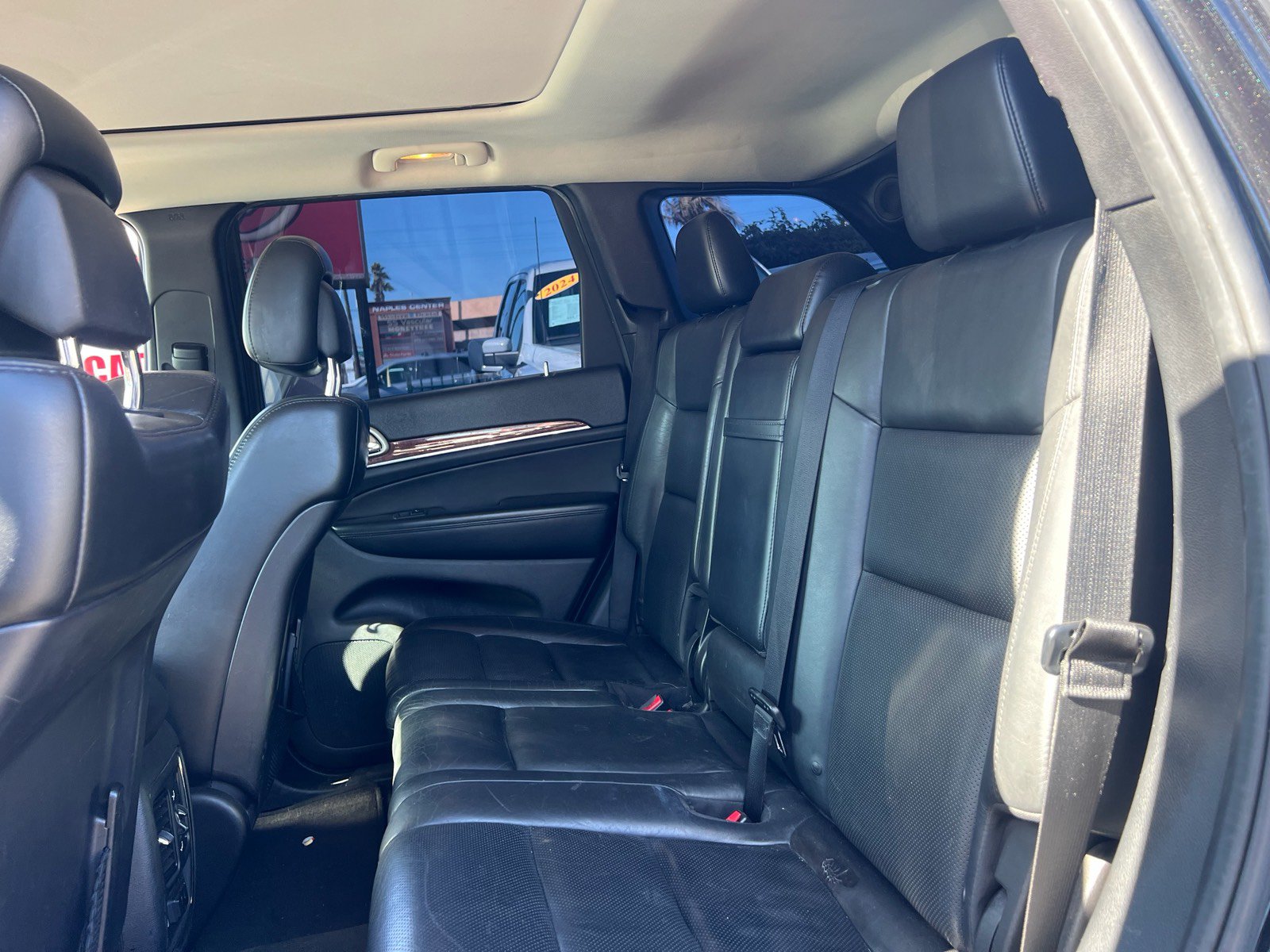 Used 2013 Jeep Grand Cherokee Limited w/ Luxury Group II RWD image 8