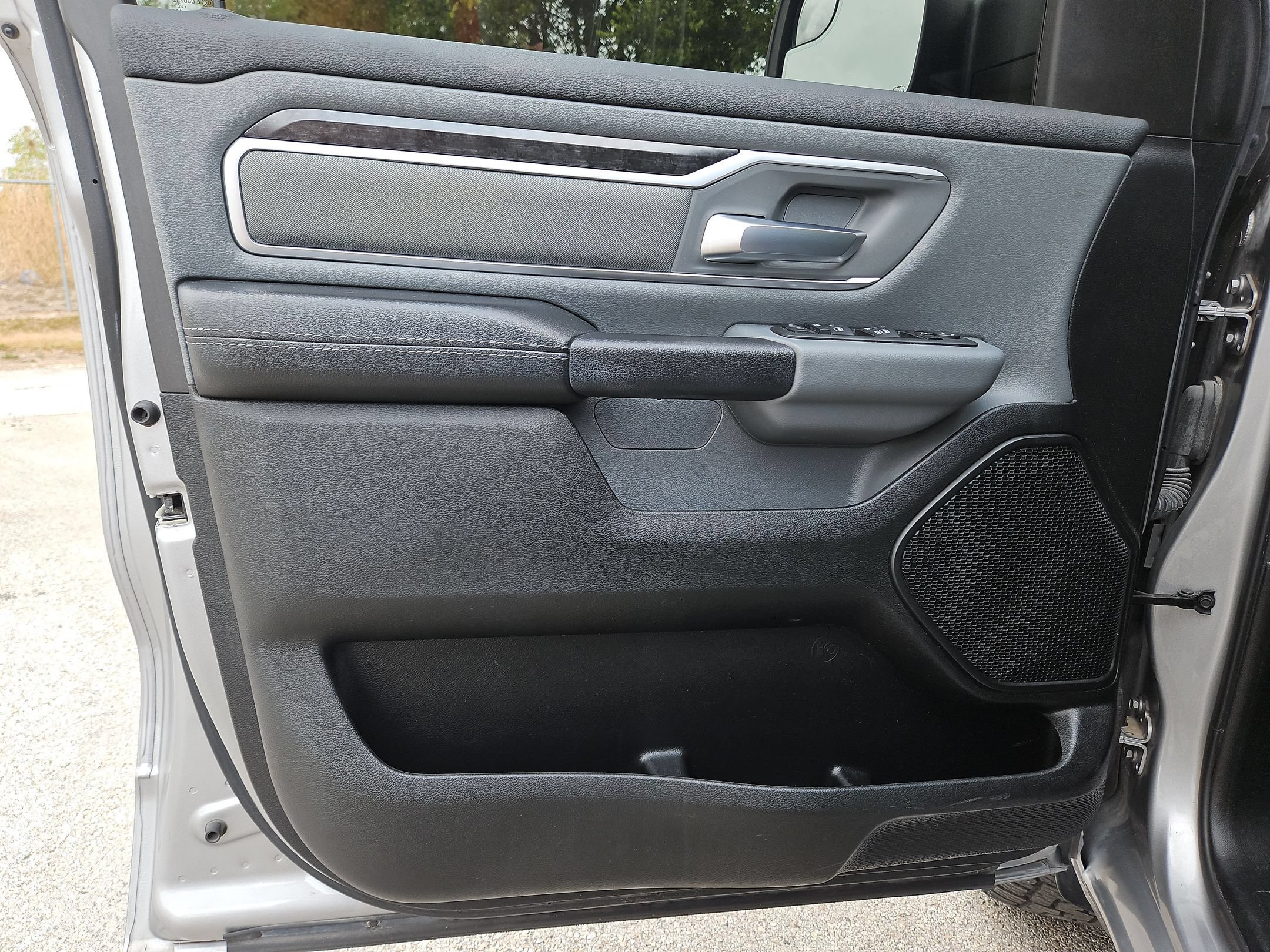 Used 2022 RAM 1500 Lone Star AWD/4WD image 11