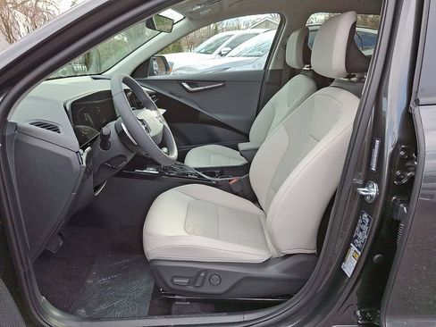 New 2025 Kia Niro EX image 7