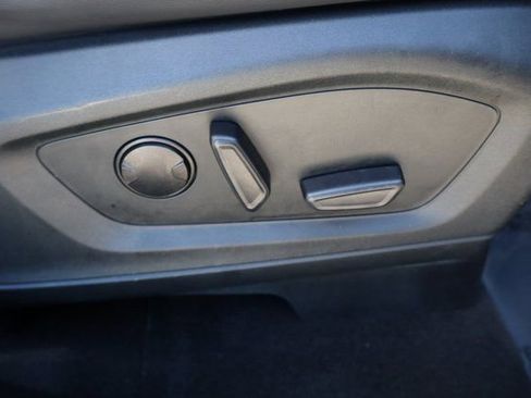 Used 2021 Ford Explorer XLT w/ Equipment Group 202A image 15