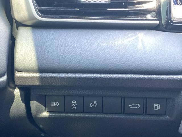 Used 2025 Toyota Camry XSE FWD image 13