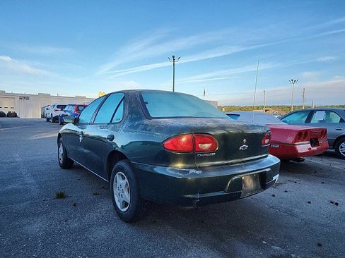 Used 2001 Chevrolet Cavalier Sedan image 2