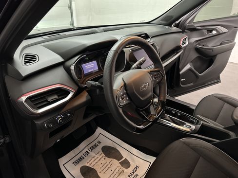 Used 2023 Chevrolet TrailBlazer RS w/ Technology Package image 14