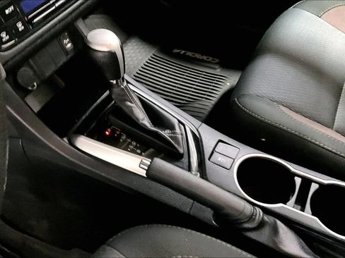 Used 2019 Toyota Corolla LE FWD image 18