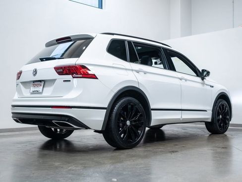 Used 2020 Volkswagen Tiguan SE R-Line AWD/4WD image 9