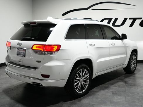 Used 2018 Jeep Grand Cherokee Summit image 9