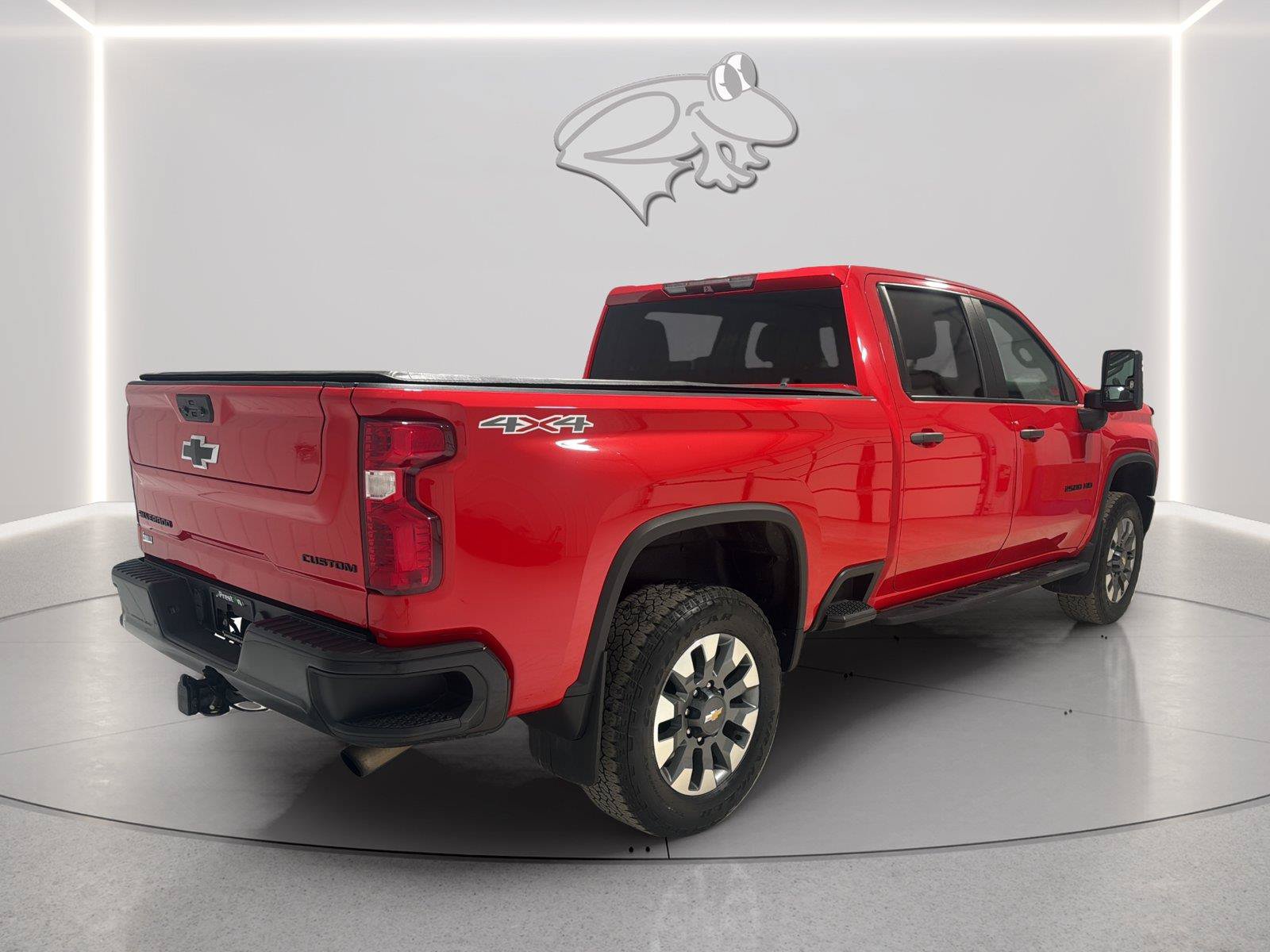 Used 2022 Chevrolet Silverado 2500 Custom w/ Custom Value Package AWD/4WD image 5