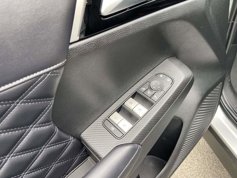 Used 2023 Mitsubishi Outlander SEL image 9