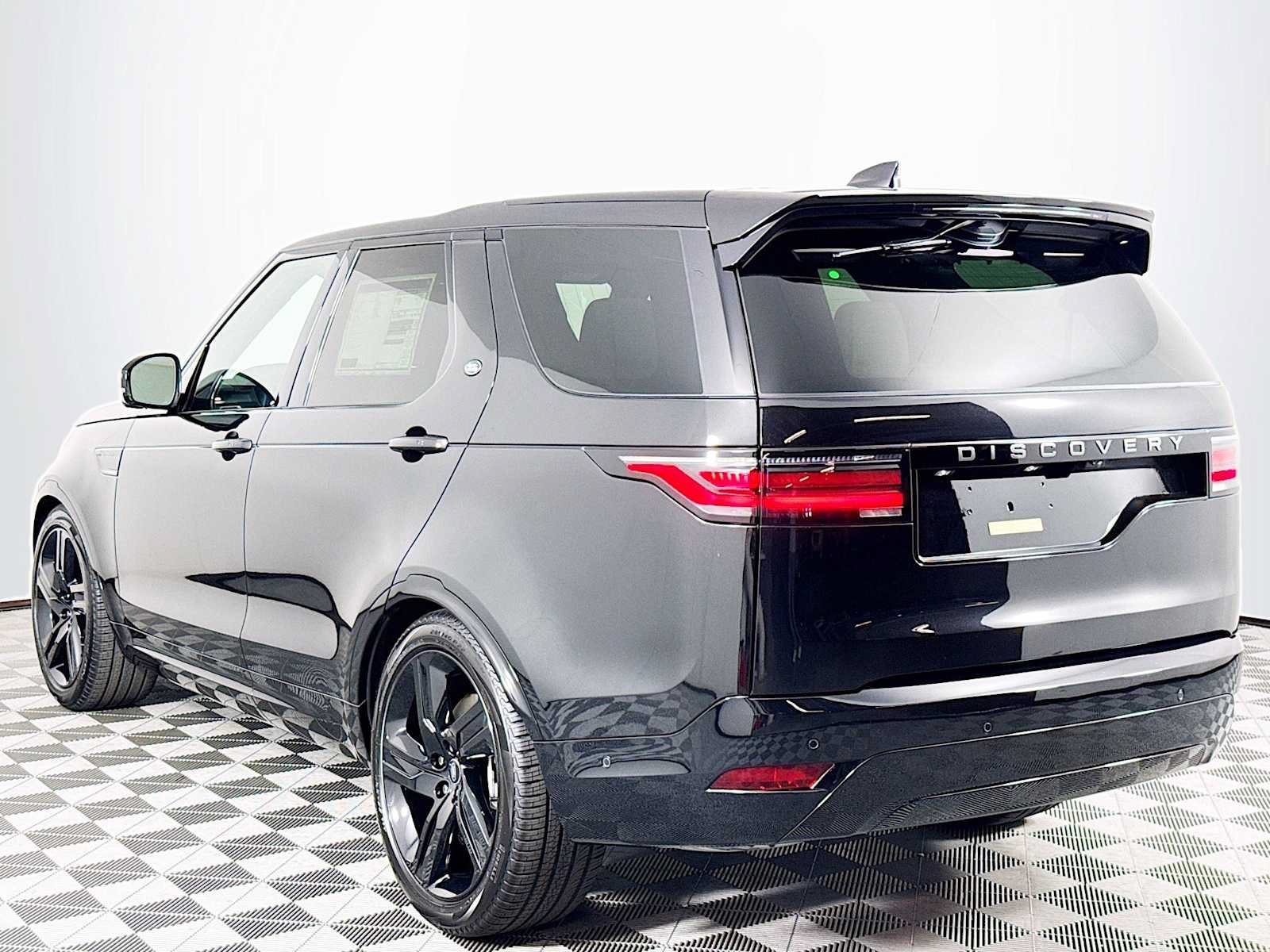 New 2025 Land Rover Discovery Dynamic SE AWD/4WD image 7