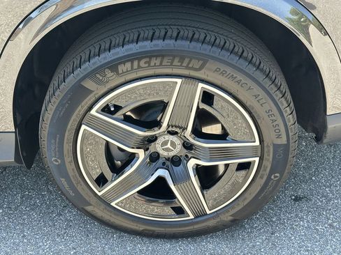 Certified 2025 Mercedes-Benz GLC 300 4MATIC image 21