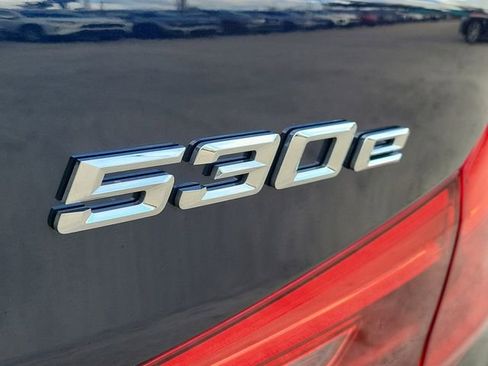 Used 2020 BMW 530e xDrive 530e xDrive iPerformance w/ Premium Package image 9