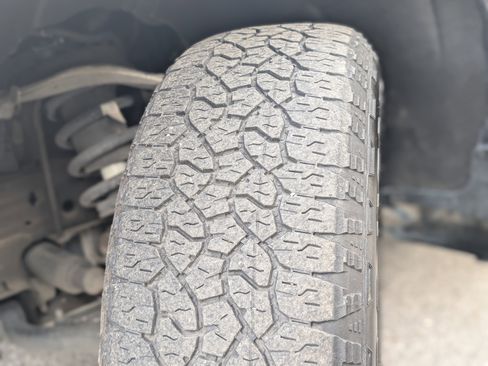 Used 2023 Chevrolet Silverado 1500 LT AWD/4WD image 37