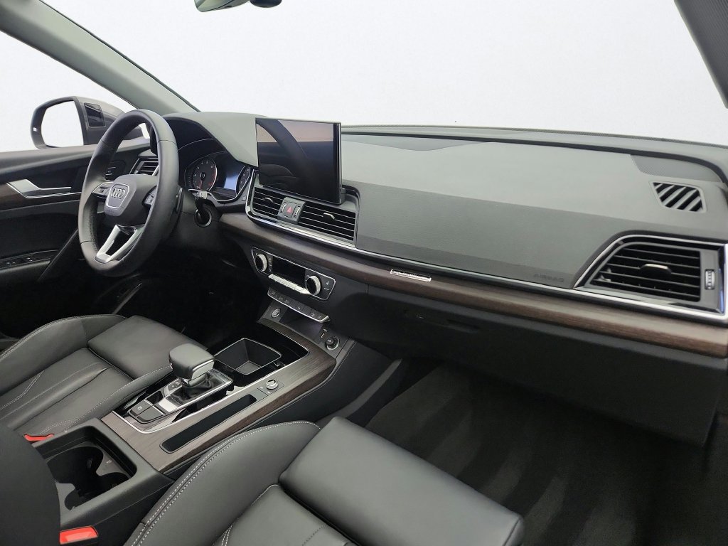 Used 2024 Audi Q5 2.0T Premium AWD/4WD image 29