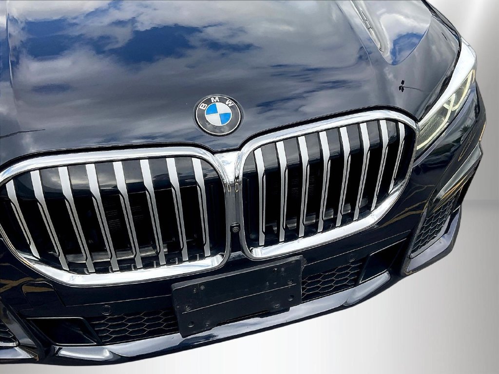 Used 2021 BMW 750i xDrive w/ M Sport Package AWD/4WD image 33