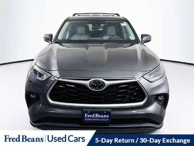 Used 2022 Toyota Highlander LE AWD/4WD image 2