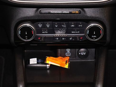 Certified 2022 Ford Escape SE w/ SE Sport Appearance Package AWD/4WD image 29