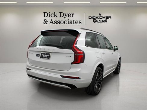 New 2026 Volvo XC90 B6 Ultra w/ Protection Package Premier image 2