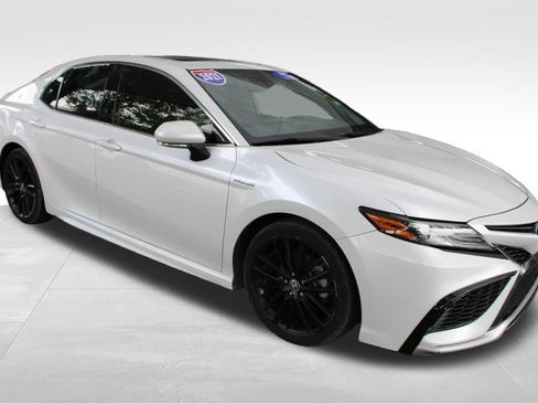 Used 2021 Toyota Camry XSE FWD image 22