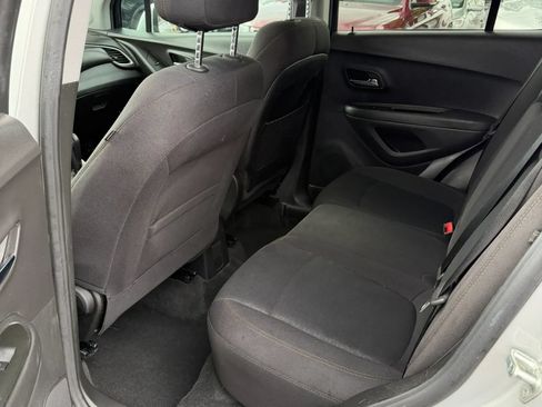 Used 2019 Chevrolet Trax LS w/ Tint and Cruise Package FWD image 10