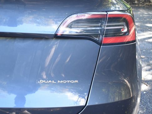 Used 2021 Tesla Model Y Long Range image 37