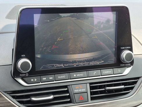 Used 2025 Nissan Altima 2.5 SV FWD image 18