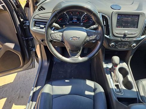 Used 2024 Chevrolet Equinox RS AWD/4WD image 3